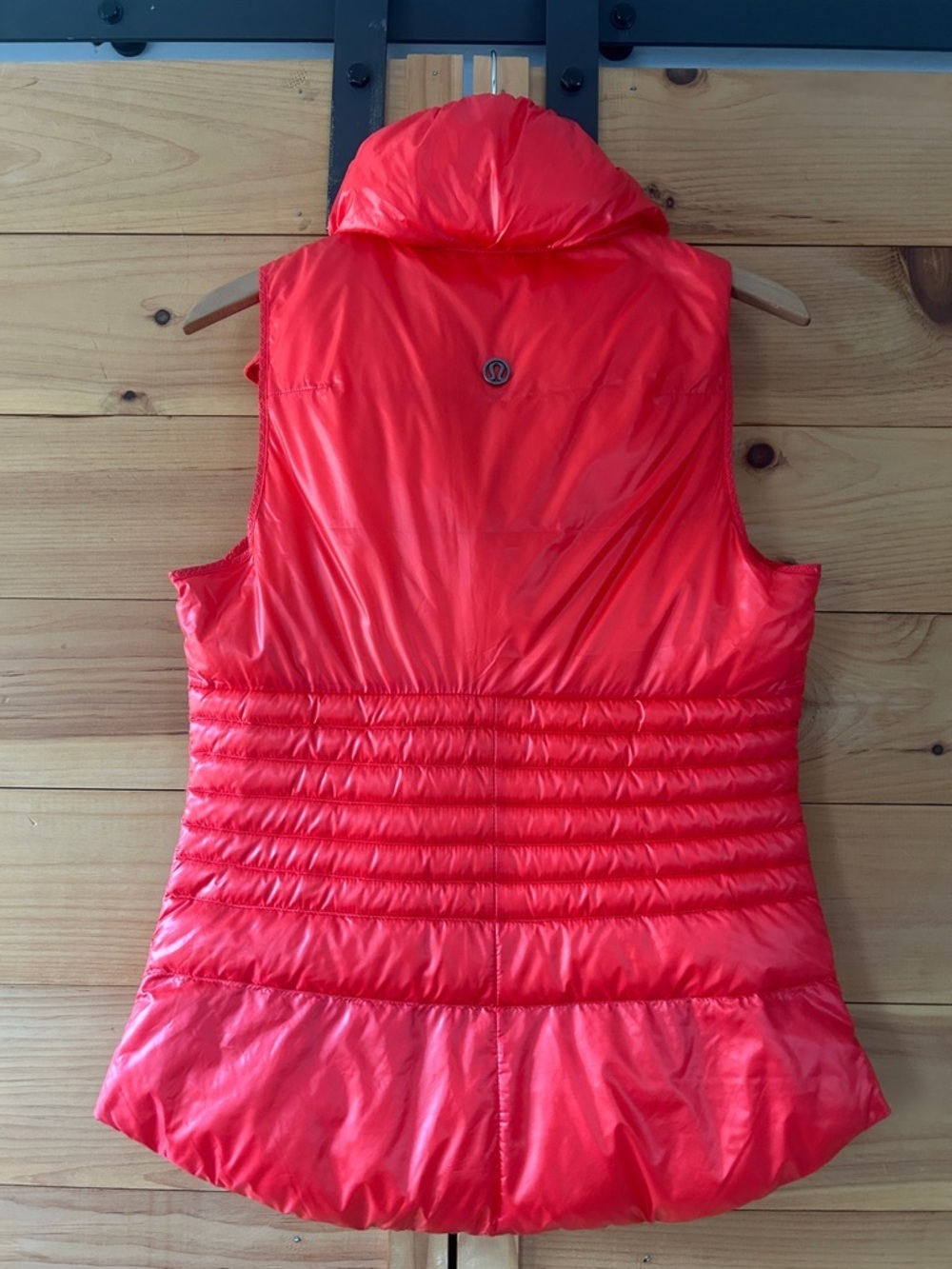 lululemon athletica Fluffin’ Aesome Glossy Quilted Puffer Vest Size 8 - Picture 3 of 7